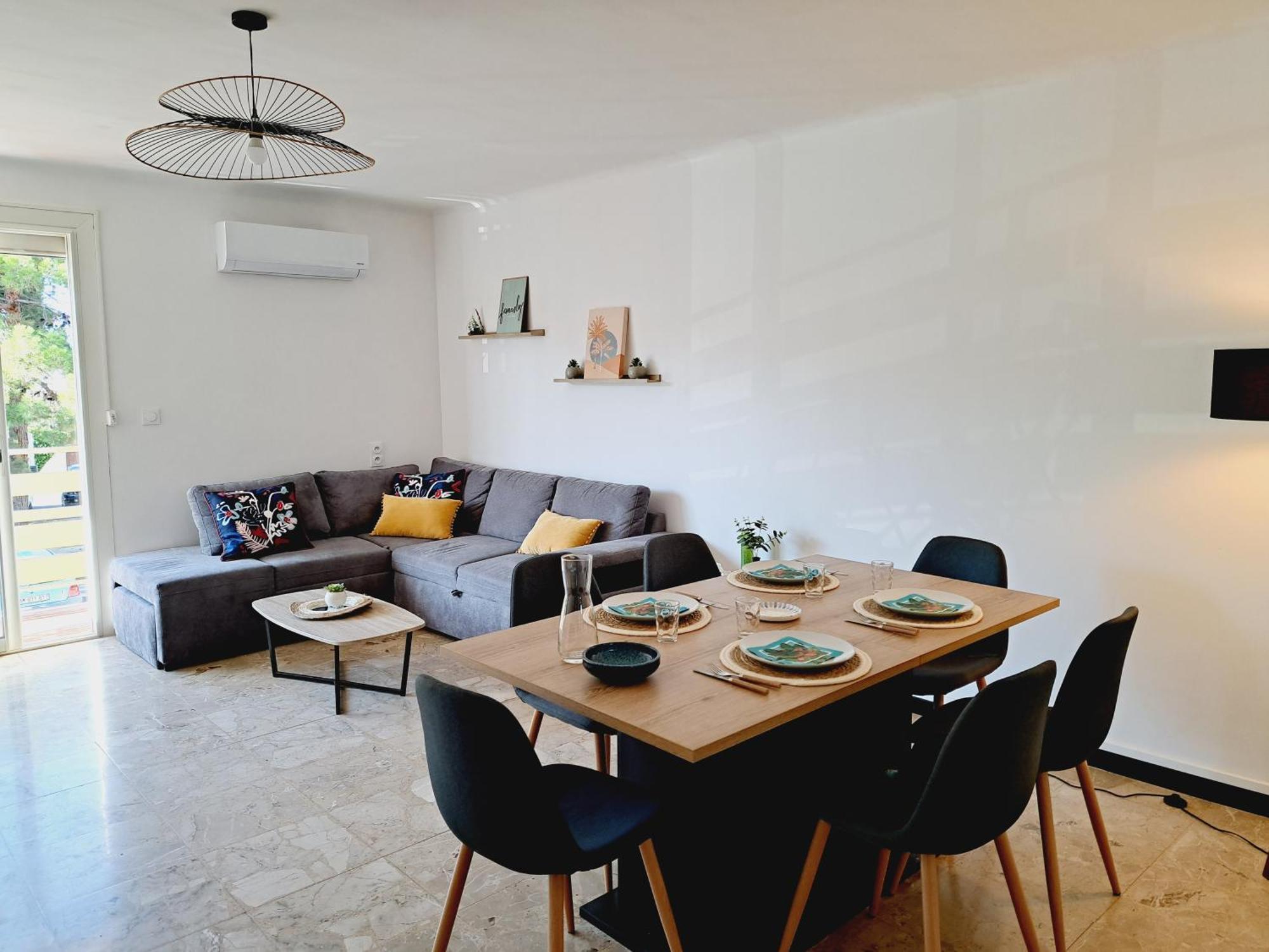 Spacieux Appartement Avec Balcon Нарбон Екстериор снимка