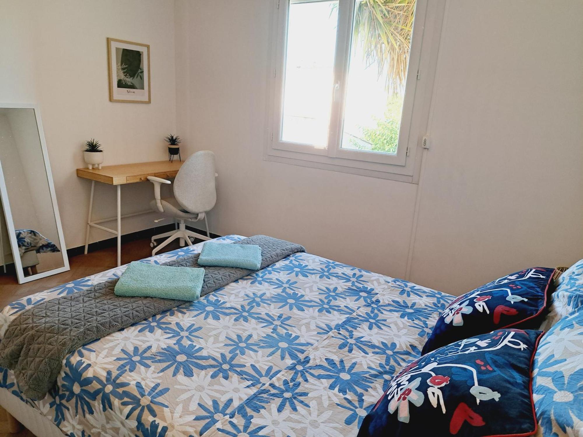 Spacieux Appartement Avec Balcon Нарбон Екстериор снимка