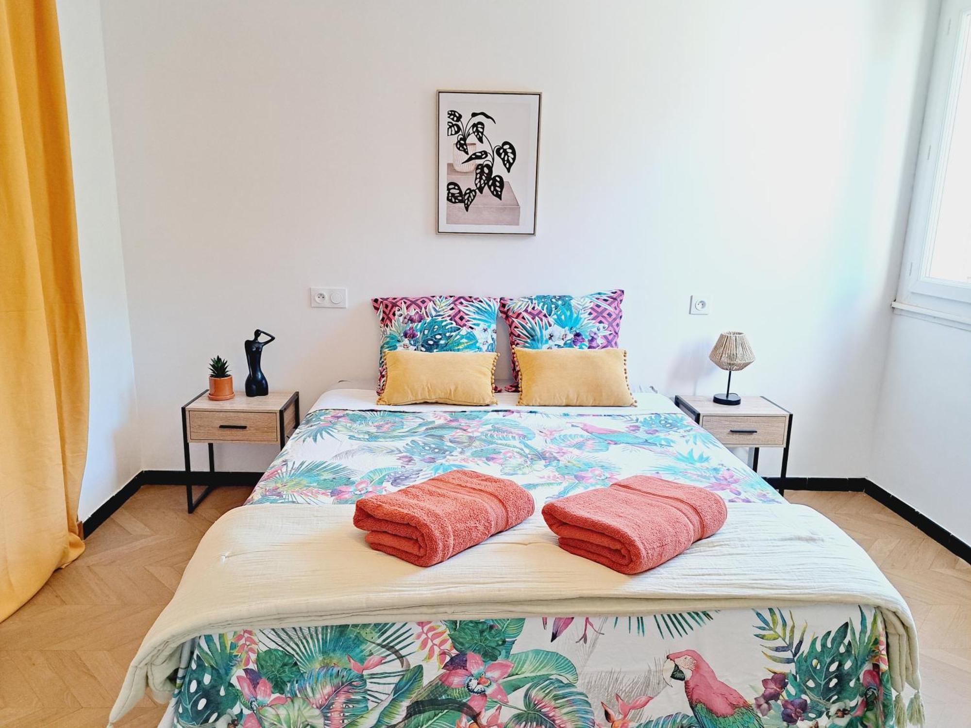 Spacieux Appartement Avec Balcon Нарбон Екстериор снимка