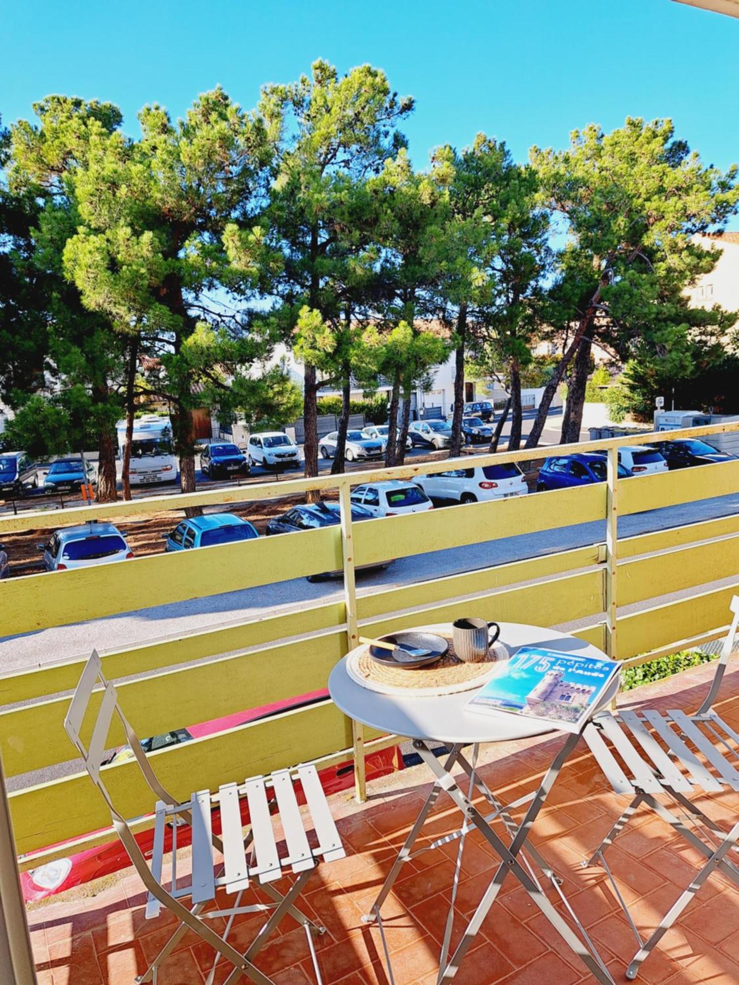 Spacieux Appartement Avec Balcon Нарбон Екстериор снимка